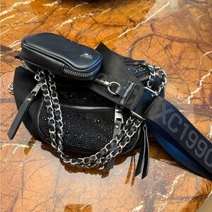 Steve Madden Black Interior Bag with Zipper Pocket